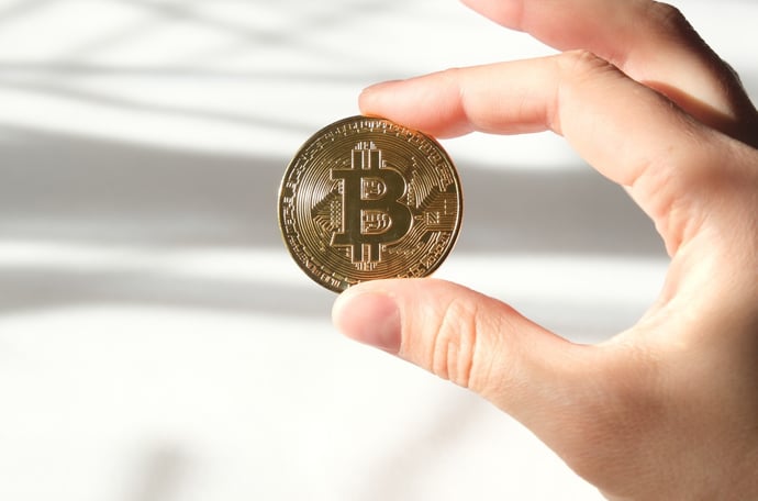 Criptovalute, obbligo registrazione clienti e schedatura al via. Tutte le conseg