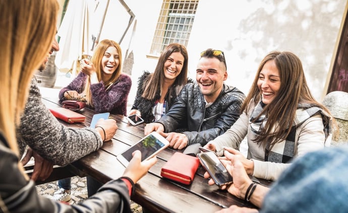 Di che generazione sei tra Baby Boomers, Alpha, Beta, Z, Millenials? E cosa fa e