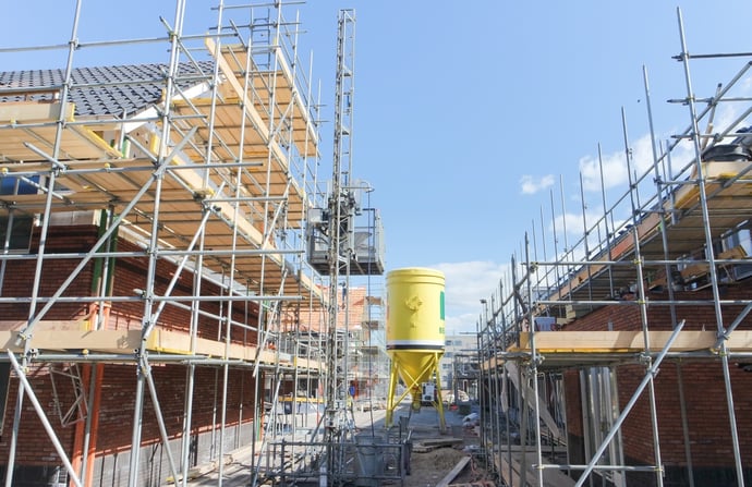 Di chi � responsabilit� abuso edilizio tra nuovo e vecchi proprietari, costrutto