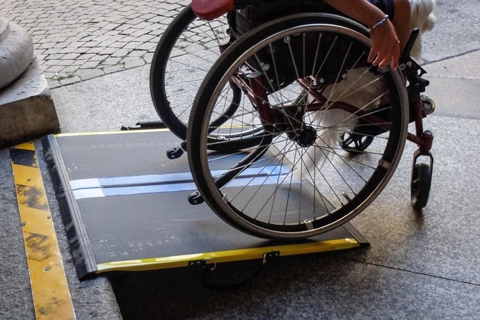 Disabili e invalidi, aiuti e agevolazioni fiscali. Elenco aggiornato