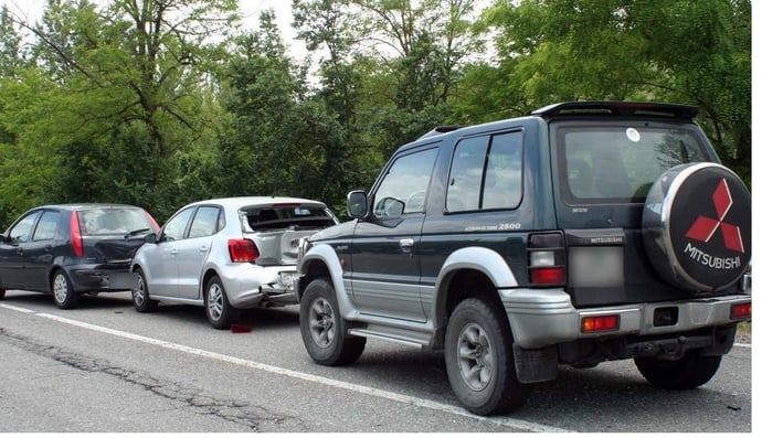 Distanza di sicurezza tra auto in marcia: le normative vigenti