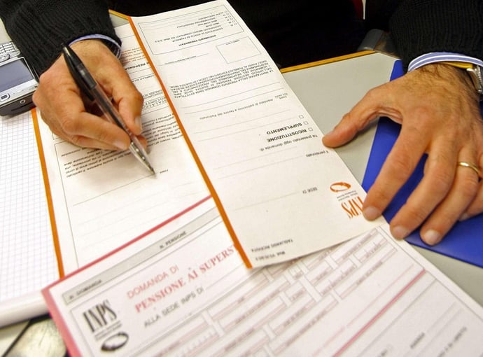 Domanda di pensione tramite Caf, Patronato, Inps. Quali sono differenze e cosa c