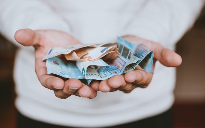 Bonifico in favore dei figli, cosa si deve scrivere nella causale nelle diverse 
