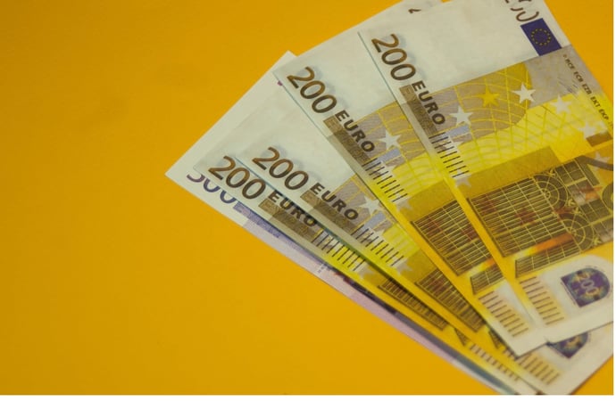 E' da considerarsi buono uno stipendio di 2mila euro al mese oggi in Italia?