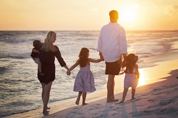 Idee per le vacanze in Italia con o senza bambini tra nuove tendenze 2025, mare 