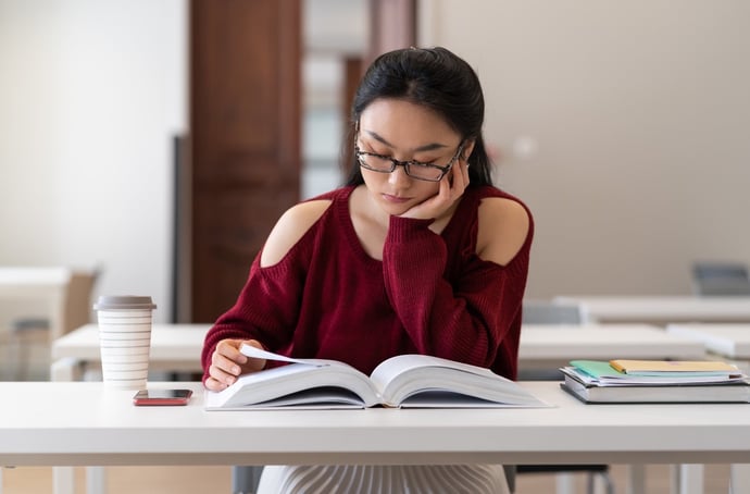 In quali casi uno stagista deve essere assunto obbligatoriamente secondo leggi 2
