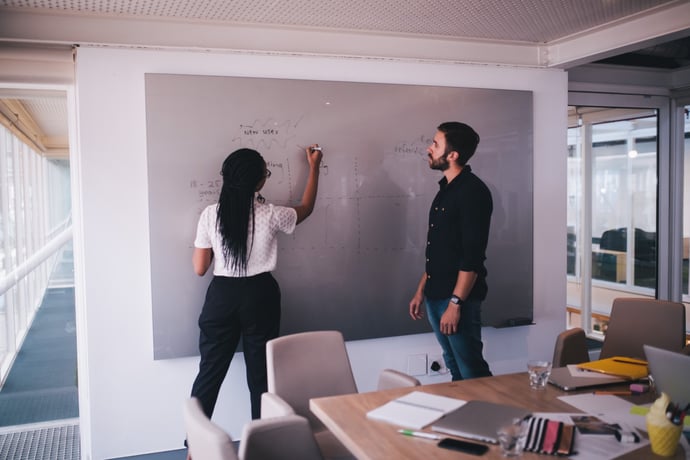 L'assenza ingiustificata sul lavoro come incide su contributi e importo pens