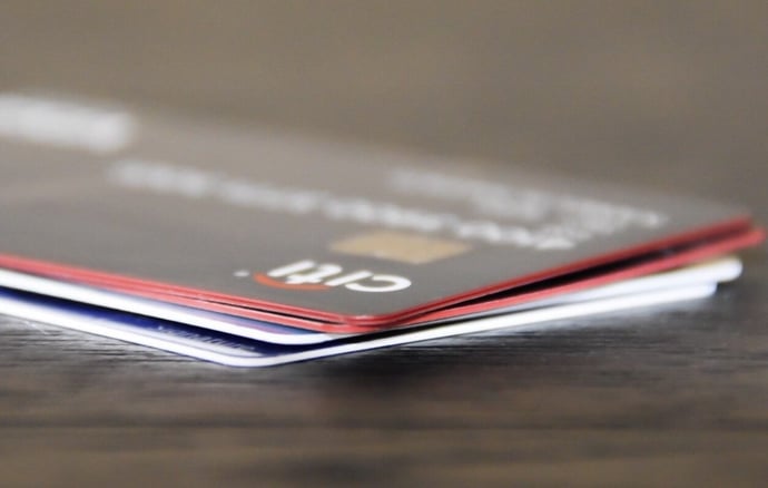 Le carte di credito sono pignorabili? E se sono pignorato le posso avere e usare