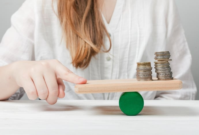 Le differenze di stipendi tra top manager, dirigenti, quadri, impiegati e operai