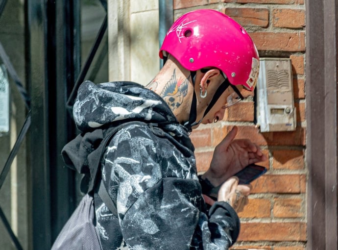 Normativa su tatuaggi sul lavoro per dipendenti privati  in vigore attualmente