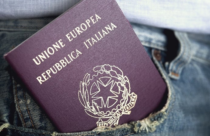 Modello delega ritiro passaporto 2024 editabile in pdf da scaricare. Cosa scrive