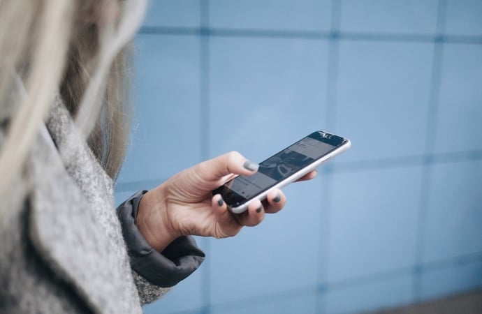 Nuove importanti regole su contratti cellulari, tariffe e tutela utenti in vigor