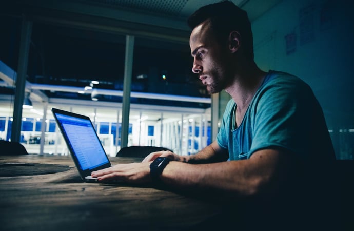 Orari turni di notte, quando inizia e finisce lavoro notturno