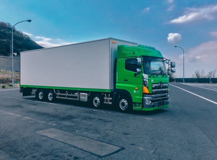 Paga base contratto trasporti e logistica CCNL 2024 lorda e netta in base livell