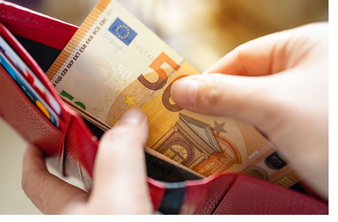 Pensione di reversibilit�, come funziona? Da chi ne ha diritto all'importo. Tutt