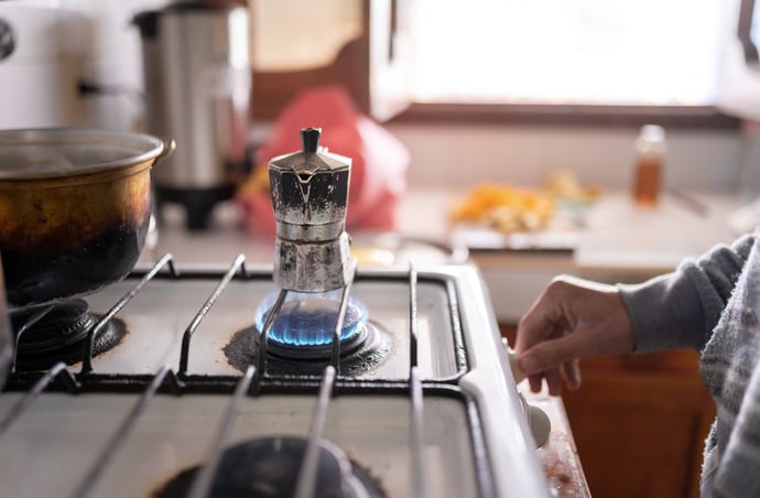 Posso cambiare operatore luce e gas se sono moroso e non ho pagato bollette con 
