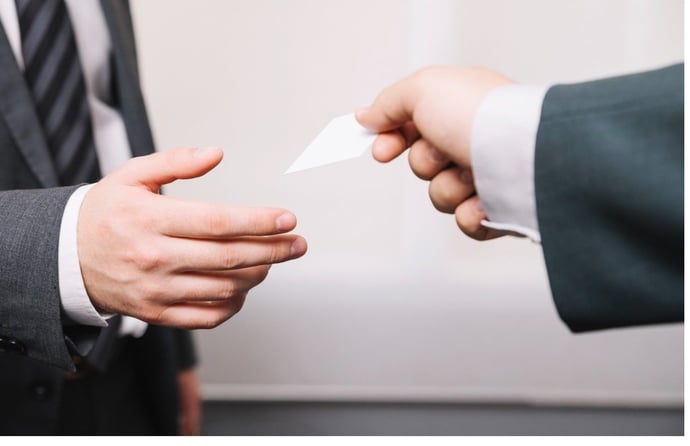 Quando c'� il reato di corruzione tra dipendenti privati e quali rischi e conseg