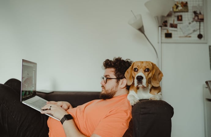Quando scade un contratto di lavoro si deve firmare sempre la proroga o si rinno