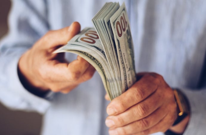 Quanti soldi in contanti si possono tenere a casa in modo legale senza rischi fi
