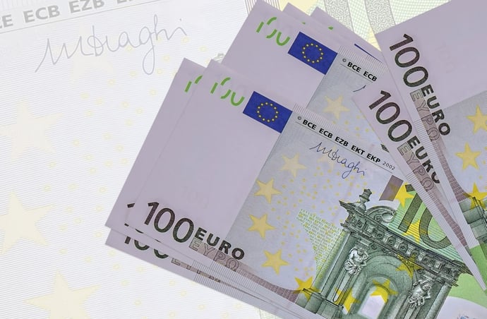 Quanto versare all'anno su fondo pensione in base all'et� e all'obiettivo prefis