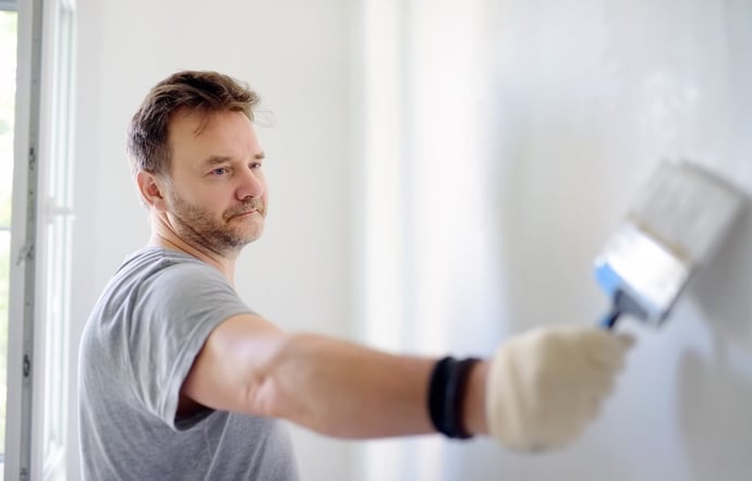 Quanto costa imbiancare casa o una stanza? Prezzi medi per metri quadri e tipolo