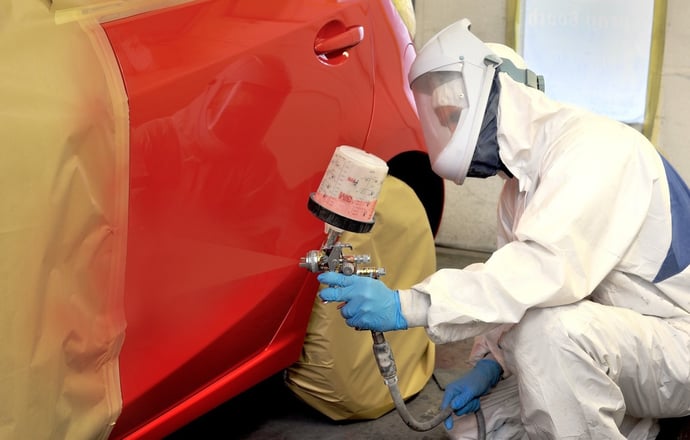 Quanto costa riverniciare un'auto. Prezzi medi 2024
