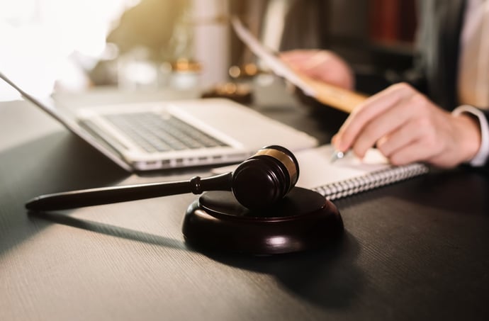 Quanto guadagna un giudice civile? Stipendio lordo e netto nel 2024