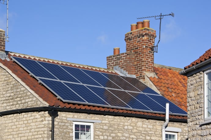 Normativa 2024 per pannelli fotovoltaici in condominio singoli o per tutto l'edi