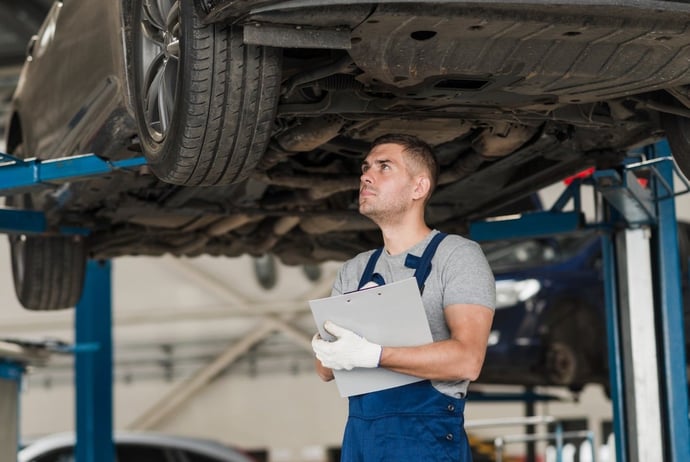 Riparazione auto con o senza nuovi ricambi auto inseriti? La garanzia che deve d
