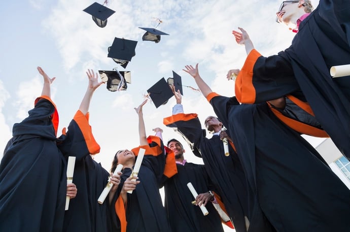 Conviene riscattare la laurea nel 2025? I pro e contro da considerare