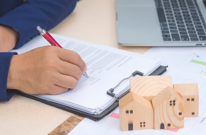 Se affitto casa tra i 600-700 euro quanto pago di tasse e qual � il mio guadagno