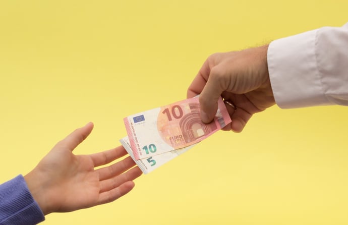 Se ho uno stipendio netto di 1200 euro quanto devo riconoscere di mantenimento a