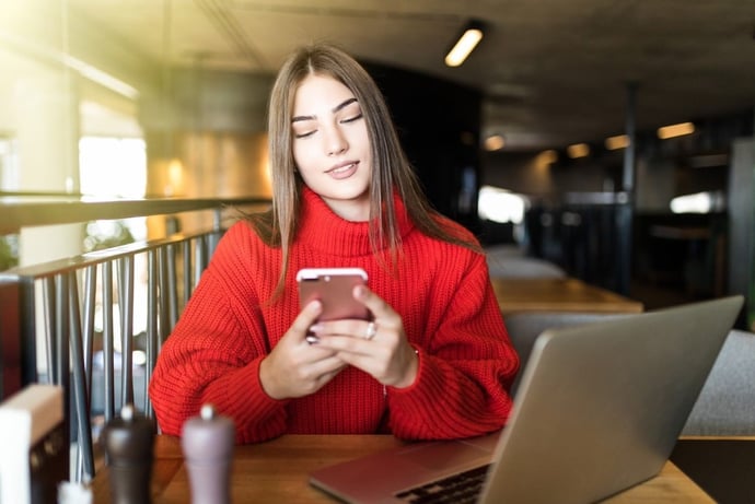 Si possono dare comandi o indicazioni di lavoro su WhatsApp? Sono messaggi valid