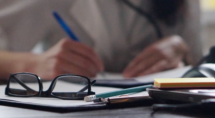 Si pu� licenziare una persona in et� di pensione o � vietato?