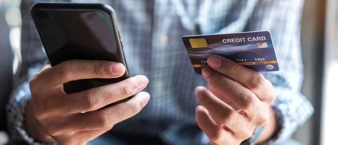 Si pu� pagare stipendio con ricarica carta di credito o � vietato perch� non tra