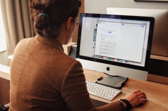 Si pu� usare l'email aziendale o pec per messaggi personali e scopi privati o � 