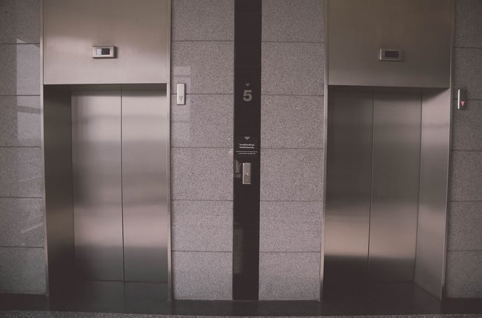 Ripartazione spese anscesore ordinarie e straordinarie in condominio. Calcolo ed
