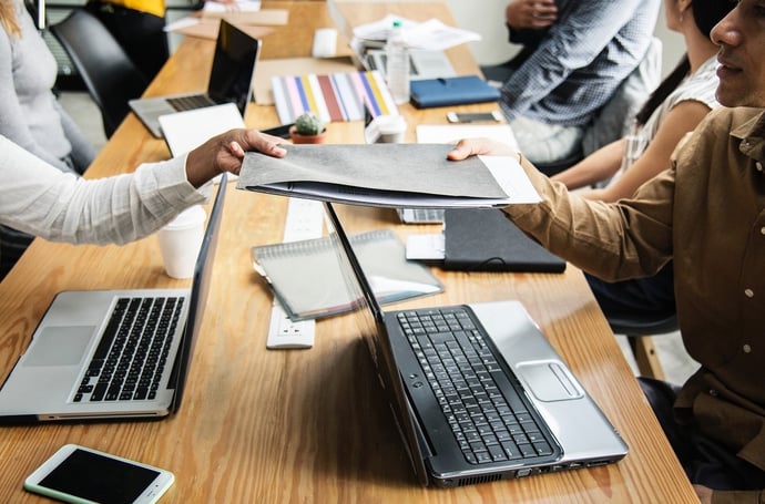 Lo stagista � un dipendente? Come si configura il suo contratto?