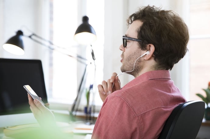 Si pu� usare il proprio cellulare durante il lavoro per motivi personali?