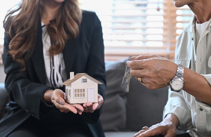 Vendere una casa privatamente, guida e consigli su tutti i passaggi, costi ed er